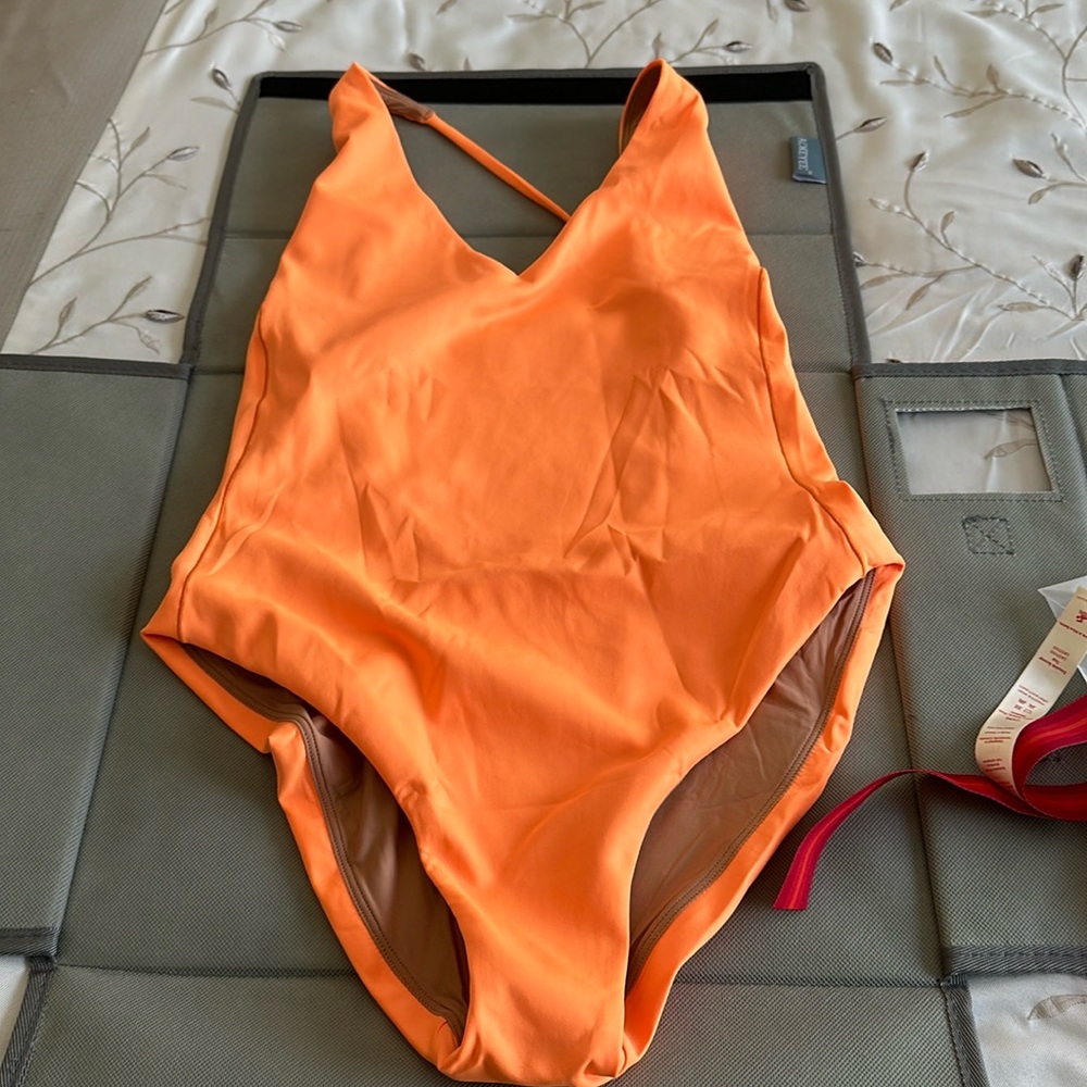 Left on Friday Weekender Suit Popsicle size L